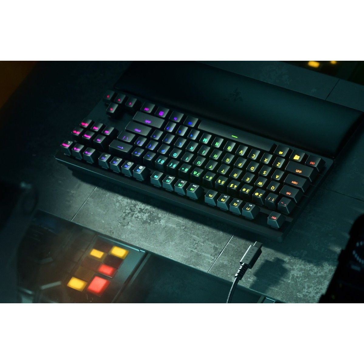 Gamer Tastatur Razer Huntsman V2 Tenkeyless Gaming Keyboard Optical Red DE black